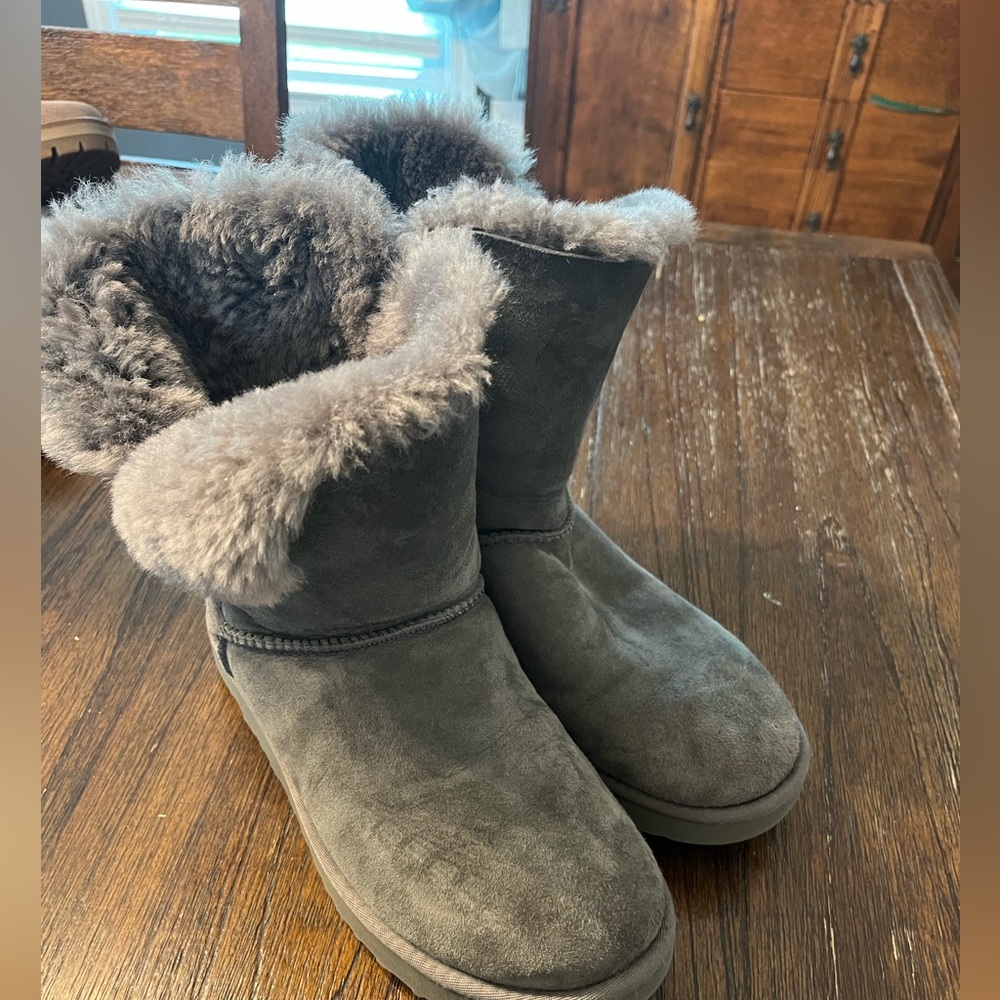 Ugg Bailey button short grey boots size 9